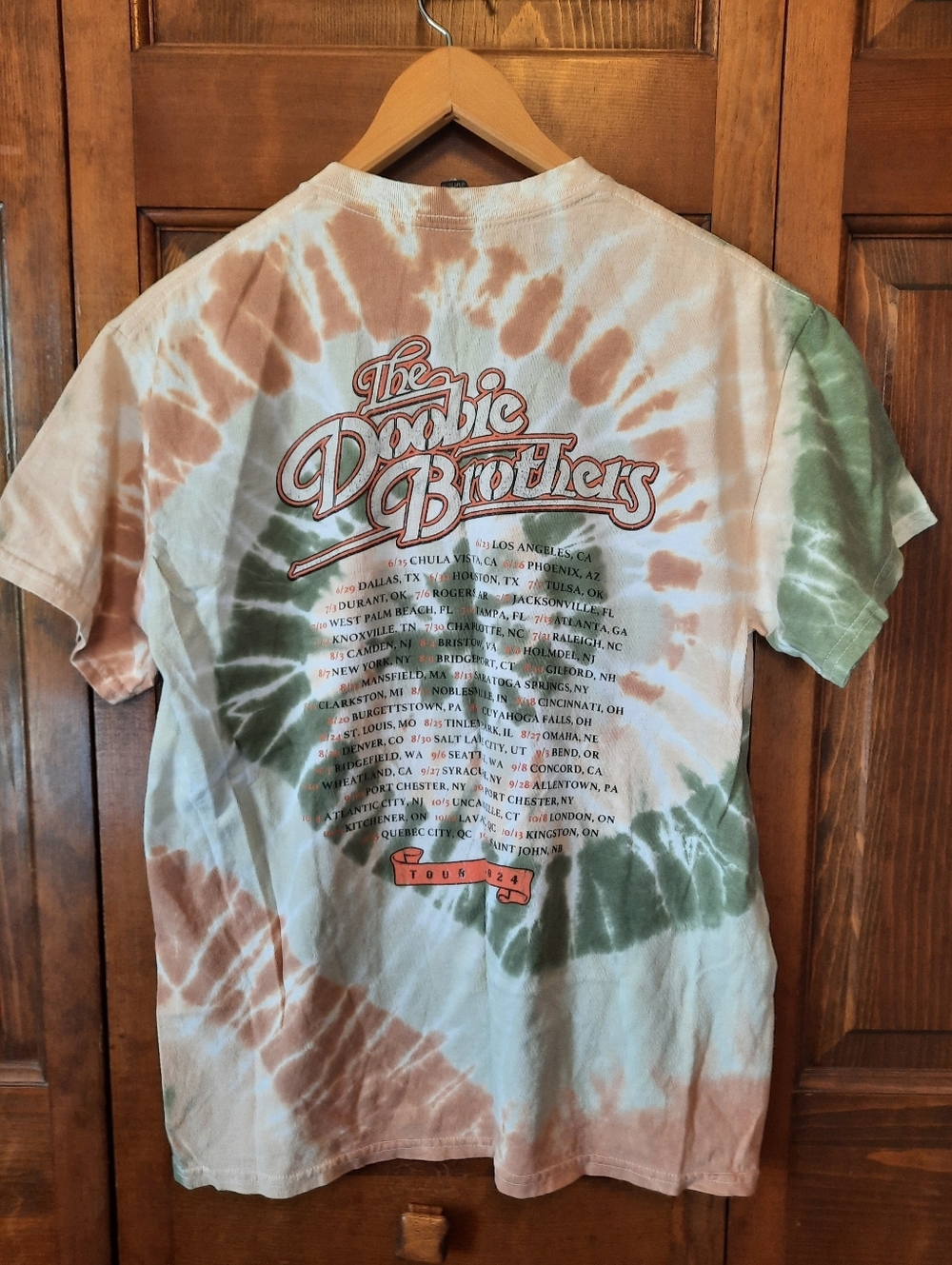 The Doobie Brothers 2024 Tour Tie Dye Concert Short Sleeve T-shirt Size Medium - Picture 10 of 11